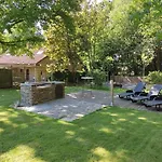 Sous-bois Marie Villa Spa