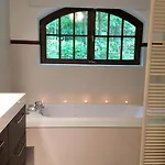 Sous-bois Marie Villa Spa